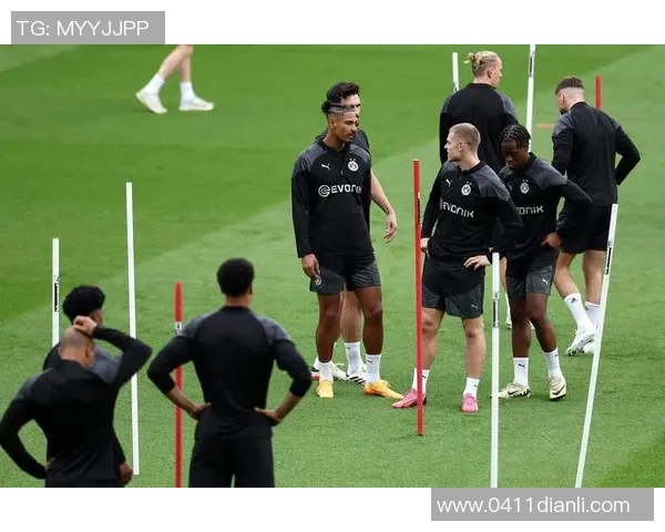 多特蒙德球迷骚乱引发欧冠禁赛三场及50万欧元罚款措施